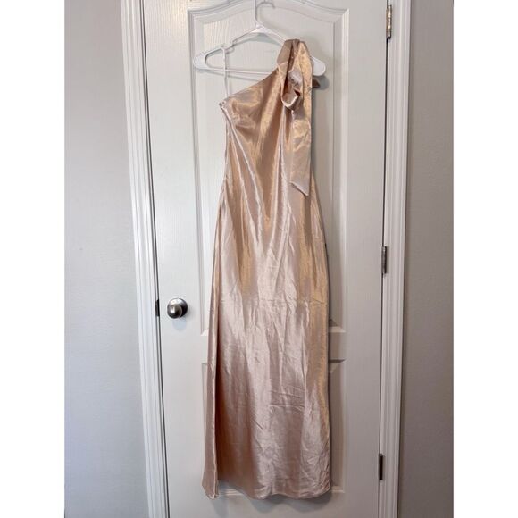 Lulus Lavish Looks Gold Satin One-Shoulder Tie-Strap Maxi Dress NWT Size Medium - Picture 2 of 10